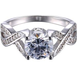 Zirconia Ring. Lady's Jewelry